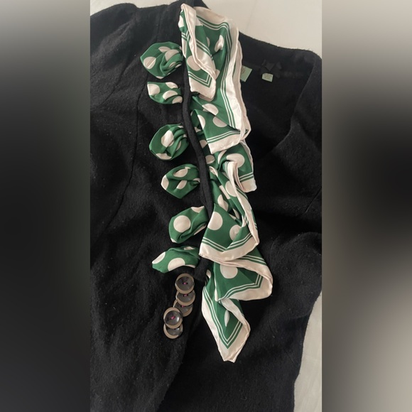 Wool sweater with Decorative scarf - Picture 2 of 5